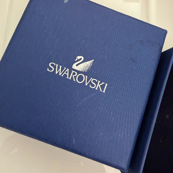 Swarovski Elegant Blue and Gold Necklace - Picture 2 of 7